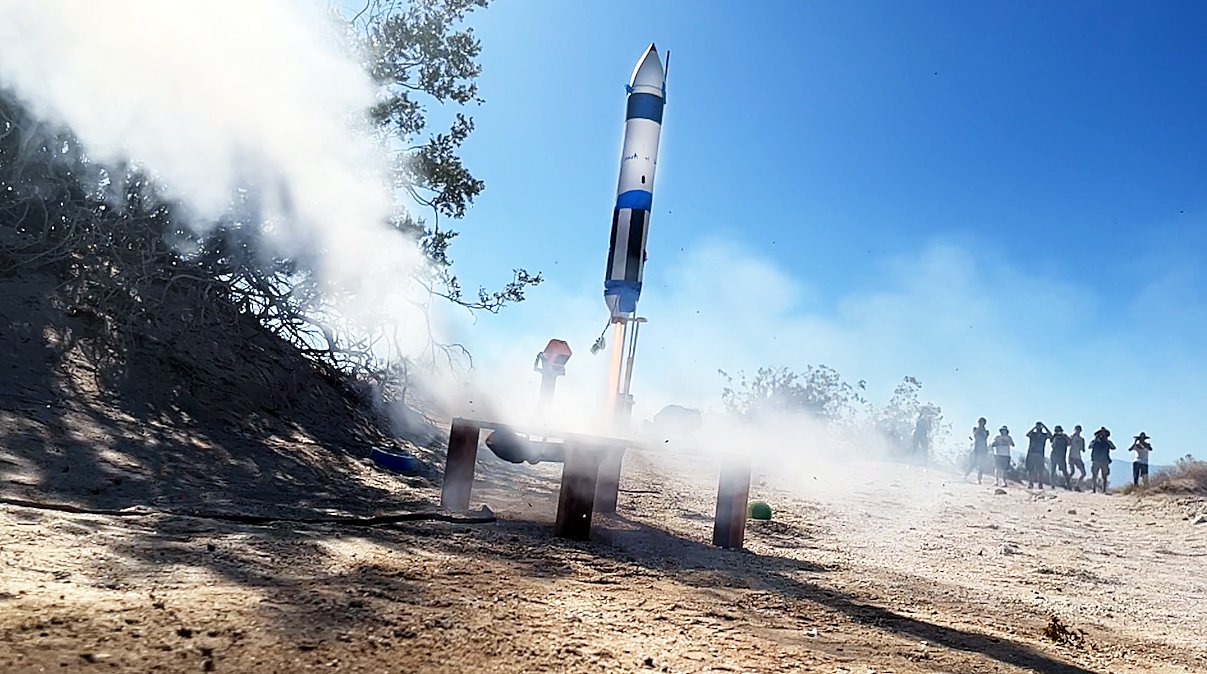 Ares lifting off from the pad