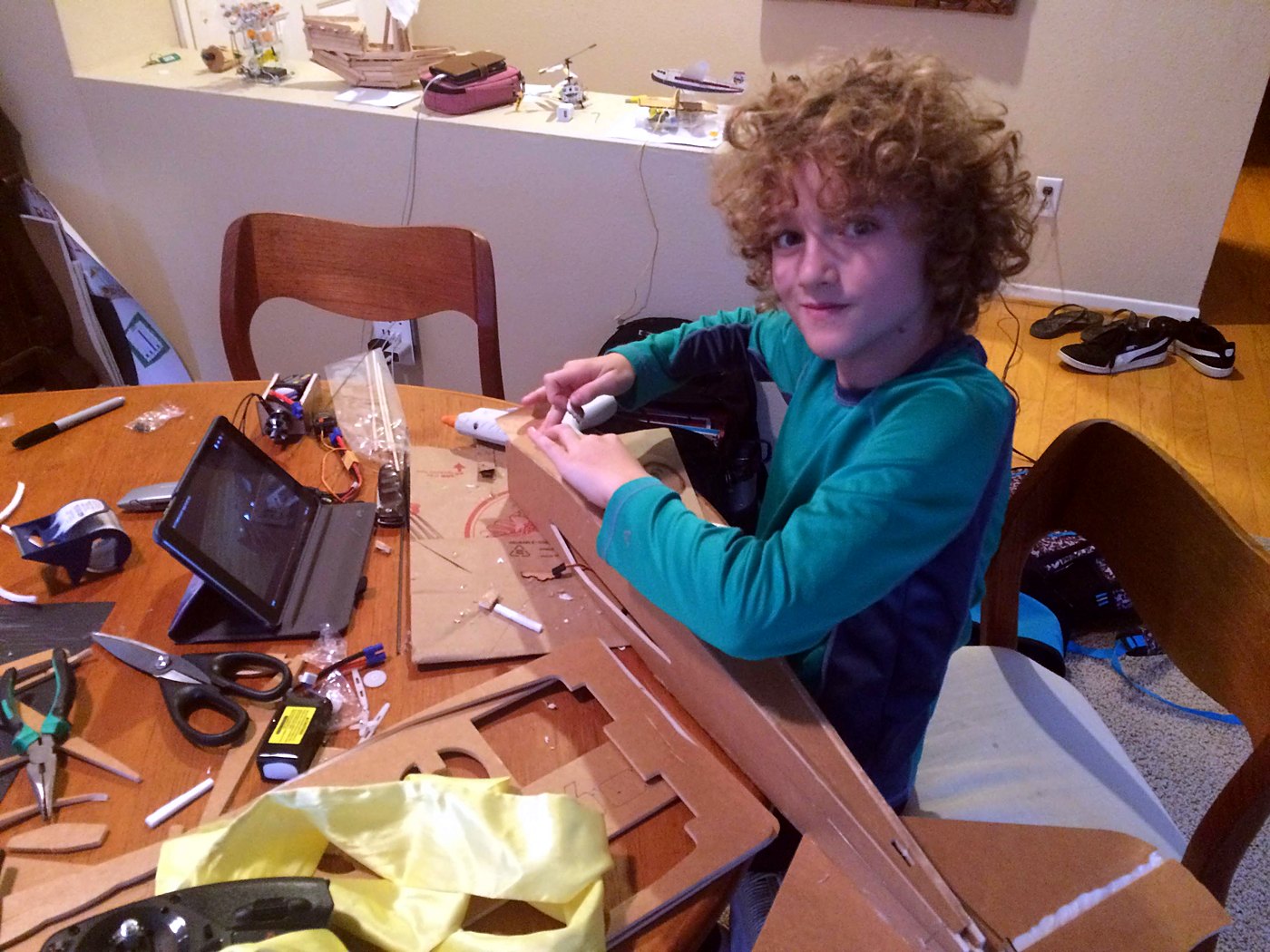 Building the FT Simple Scout at the dinner table