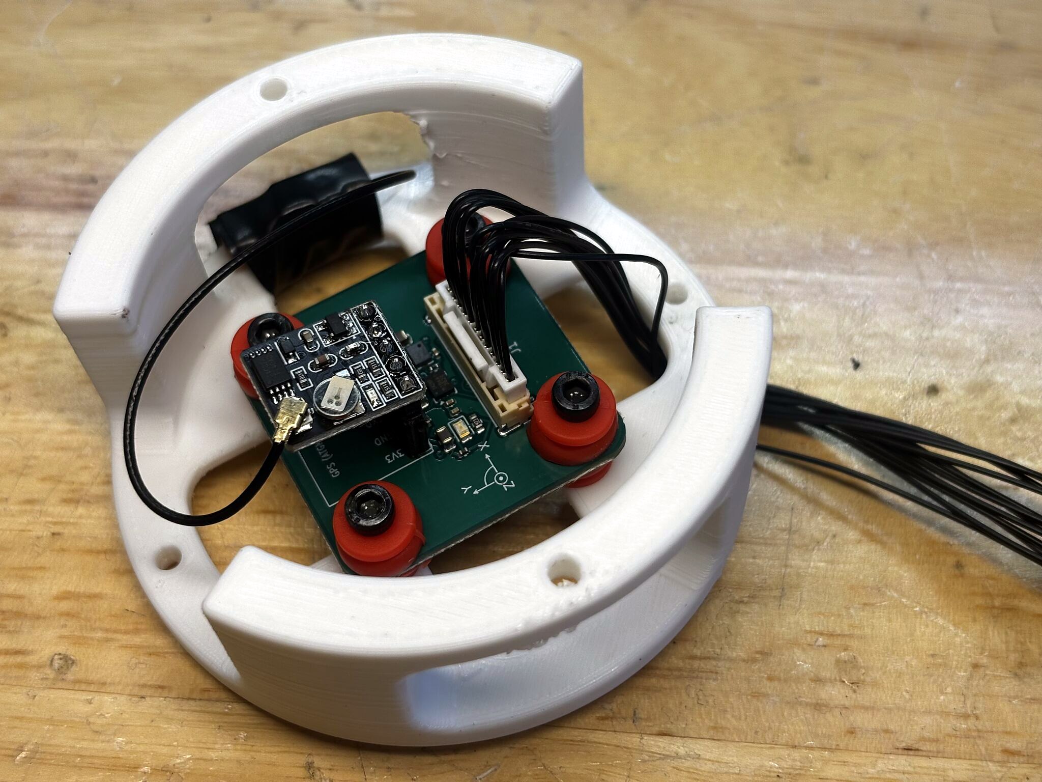 Sensor board mounted on vibration dampers inside its module
